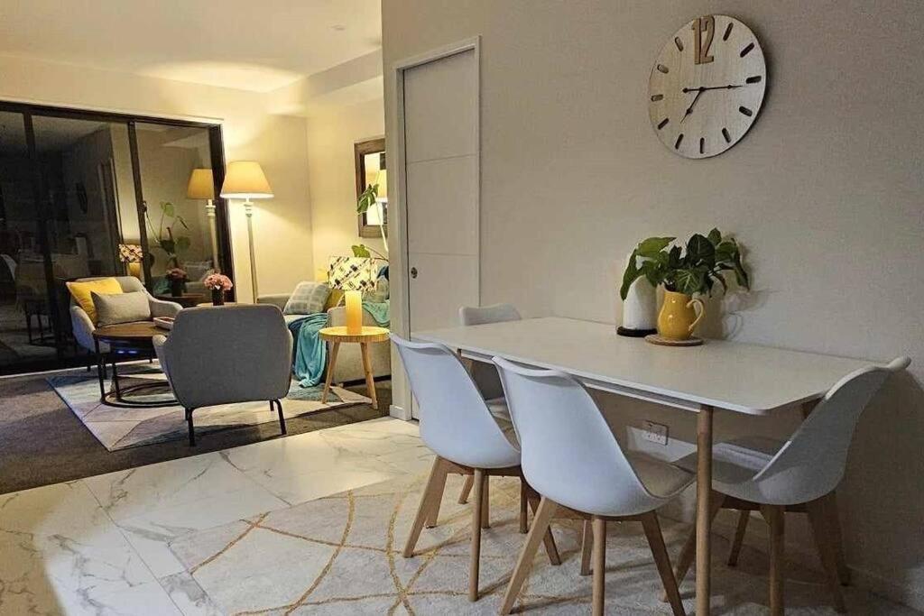 2-Bedroom Ensuite, Close To City, Comfortable, Accessible With Own Parking Κράισττσερτς Εξωτερικό φωτογραφία