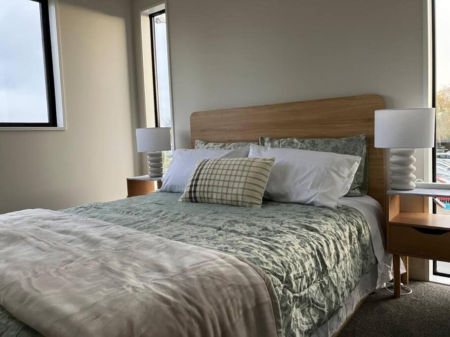 2-Bedroom Ensuite, Close To City, Comfortable, Accessible With Own Parking Κράισττσερτς Εξωτερικό φωτογραφία
