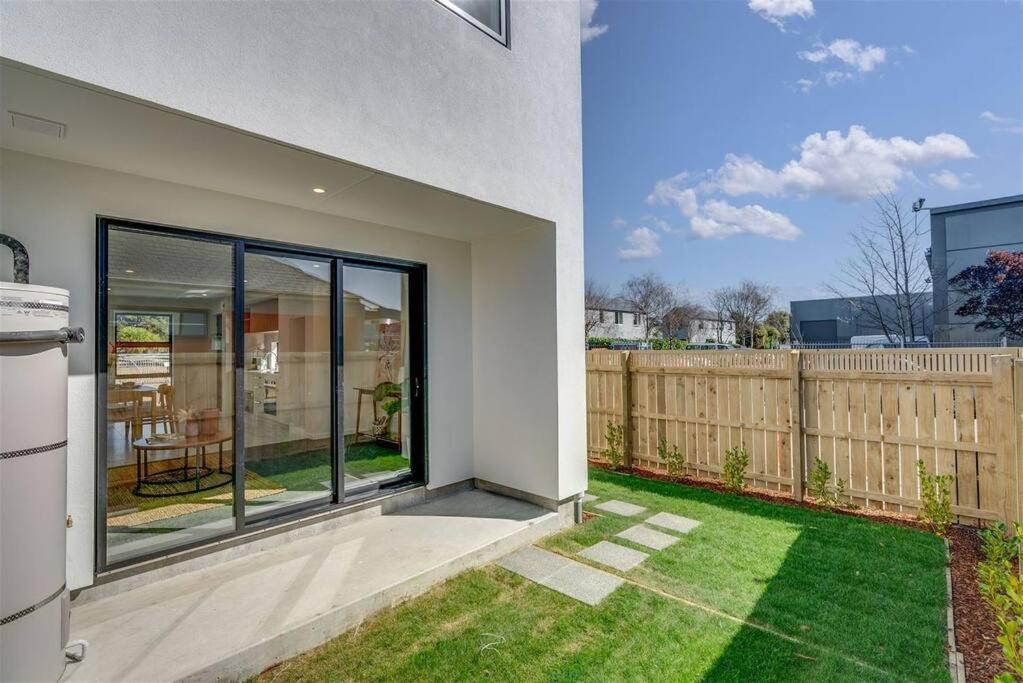2-Bedroom Ensuite, Close To City, Comfortable, Accessible With Own Parking Κράισττσερτς Εξωτερικό φωτογραφία